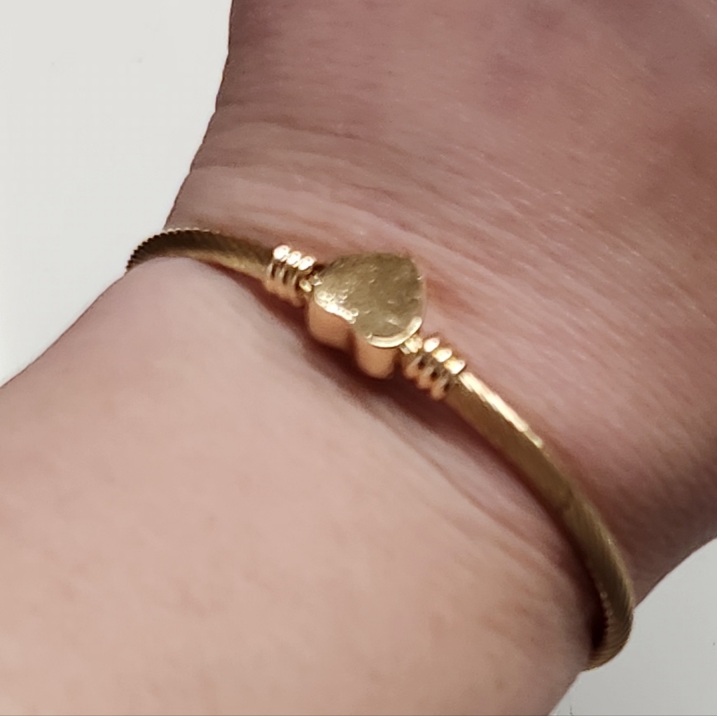 Nwt Gold Enamel Heart Open-Ended Cuff Bracelet! O/S